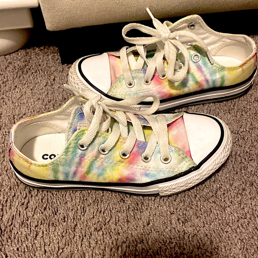 Girls size 12 converse all star
